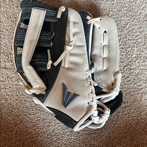 Easton Youth Softball Glove- Right- 12”